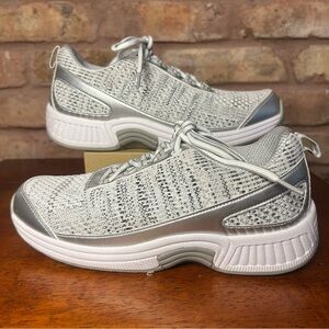 Orthofeet Silver Women's Sneakers 6.5 wide GUC